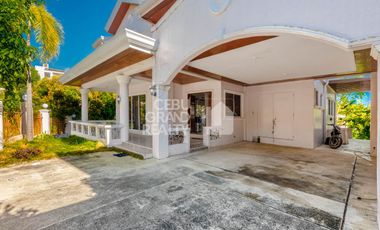 Picturesque Retreat Home with Grand Living Area and Pool in Consolacion