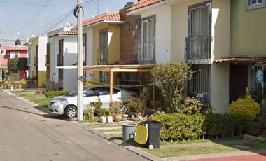 ¡¡Invierte Inteligente, Compra en Remate !! Venta de  Casa en Zona de alta Plusvalía , Col. Fracc. Puerta del LLano, Zapopan, Jal.