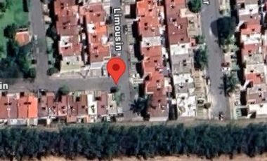 ¡¡Invierte Inteligente, Compra en Remate !! Venta de  Casa en Zona de alta Plusvalía , Col. Fracc. Puerta del LLano, Zapopan, Jal.
