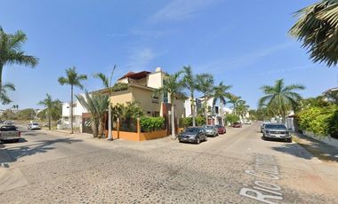 ¡¡Atención Inversionistas!! Venta de HERMOSA CASA con una excelente ubicación