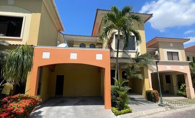 Casa en venta Samborondón, Ciudadela Villa Real, sector UEES, Tornero