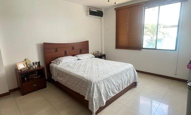 Casa en venta Samborondón, Ciudadela Villa Real, sector UEES, Tornero