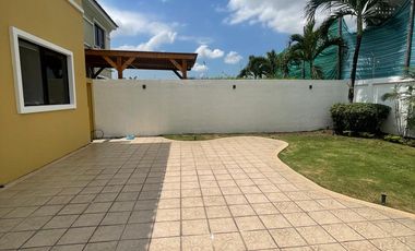 Casa en venta Samborondón, Ciudadela Villa Real, sector UEES, Tornero