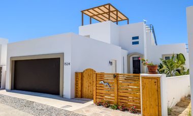 Casa Moderna en Ensenada con Impresionantes Vistas al Océano, a Solo Minutos de la Playa Arenosa