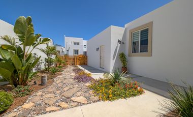 Casa Moderna en Ensenada con Impresionantes Vistas al Océano, a Solo Minutos de la Playa Arenosa