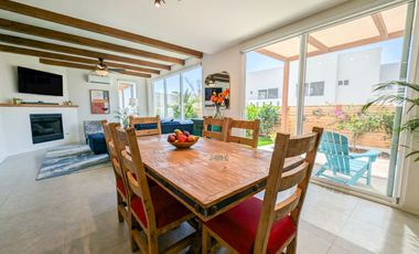 Casa Moderna en Ensenada con Impresionantes Vistas al Océano, a Solo Minutos de la Playa Arenosa