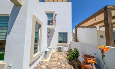 Casa Moderna en Ensenada con Impresionantes Vistas al Océano, a Solo Minutos de la Playa Arenosa