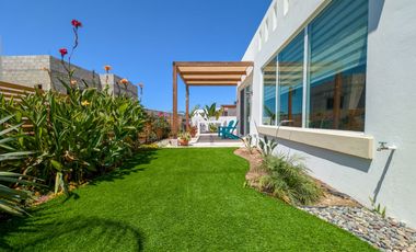 Casa Moderna en Ensenada con Impresionantes Vistas al Océano, a Solo Minutos de la Playa Arenosa