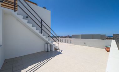 Casa Moderna en Ensenada con Impresionantes Vistas al Océano, a Solo Minutos de la Playa Arenosa