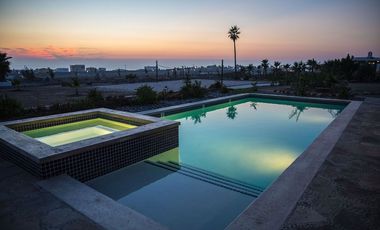 Casa Moderna en Ensenada con Impresionantes Vistas al Océano, a Solo Minutos de la Playa Arenosa