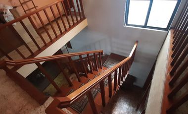 RESIDENCIA EN VENTA A PASOS DEL PARQUE HUNDIDO