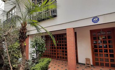RESIDENCIA EN VENTA A PASOS DEL PARQUE HUNDIDO