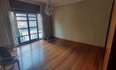 RESIDENCIA EN VENTA A PASOS DEL PARQUE HUNDIDO