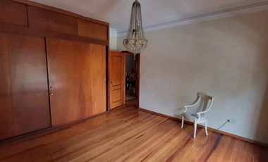 RESIDENCIA EN VENTA A PASOS DEL PARQUE HUNDIDO