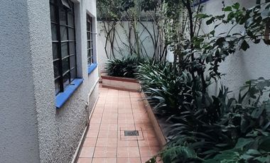 RESIDENCIA EN VENTA A PASOS DEL PARQUE HUNDIDO
