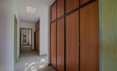 Amplia CASA EN VENTA sobre Calzada de Los Fuertes