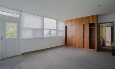 Amplia CASA EN VENTA sobre Calzada de Los Fuertes