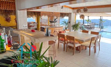 Casa en venta con alberca Infiniti privada, con jacuzzi, camastros, sombrillas y zona de asoleadero