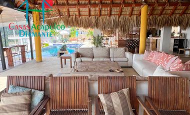 Casa en venta con alberca Infiniti privada, con jacuzzi, camastros, sombrillas y zona de asoleadero