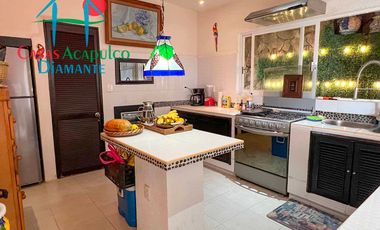 Casa en venta con alberca Infiniti privada, con jacuzzi, camastros, sombrillas y zona de asoleadero