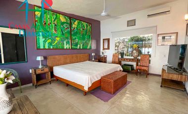 Casa en venta con alberca Infiniti privada, con jacuzzi, camastros, sombrillas y zona de asoleadero