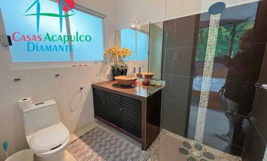 Casa en venta con alberca Infiniti privada, con jacuzzi, camastros, sombrillas y zona de asoleadero