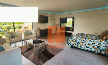 Venta - Casa de venta sector Belisario Quevedo propiedad con estilo y prestigio para familias que buscan vivir bien en Latacunga/24urb53