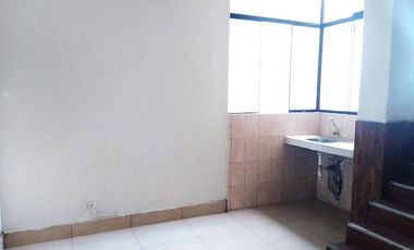 Se Vende Casa Comercial, con Local, Oficinas, Departamentos y Cochera - Depósito, en Avenida Pastor Sevilla (Ruta C), Ovalo Cocharcas, Primer Sector,
