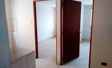 Se Vende Casa Comercial, con Local, Oficinas, Departamentos y Cochera - Depósito, en Avenida Pastor Sevilla (Ruta C), Ovalo Cocharcas, Primer Sector,