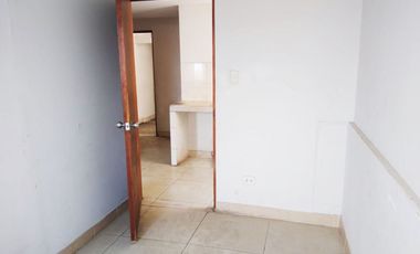 Se Vende Casa Comercial, con Local, Oficinas, Departamentos y Cochera - Depósito, en Avenida Pastor Sevilla (Ruta C), Ovalo Cocharcas, Primer Sector,
