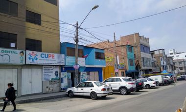Se Vende Casa Comercial, con Local, Oficinas, Departamentos y Cochera - Depósito, en Avenida Pastor Sevilla (Ruta C), Ovalo Cocharcas, Primer Sector,
