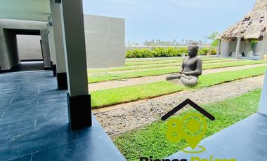 Depa CON PLAYA EN VENTA de 5 recámaras CON VISTA AL MAR