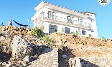 SE ALQUILA CASA VACACIONAL DE DOS PISOS CON ÁREA VERDE