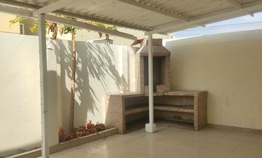 Casa de venta en via Salitre, Urbanización Cataluña