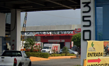 3 LOCALES EN REMATE CESION DE DERECOSAVENIDA DE LAS TORRES NO 350