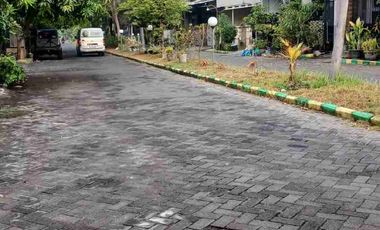 Dijual rumah menarik full renovasi siap huni di mutiara citra asri candi Sidoarjo 

Lt 135  M2 (9 x 15 )
Lb 175 M2 
Full renovasi 
SHM
2 Lantai
Kt 3 /