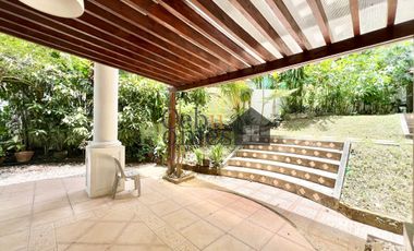 4 Bedroom House for Sale in Maria Luisa