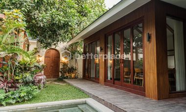 Luxury Bali Villa with Merbau Wood Finishes for Sale in Sanur