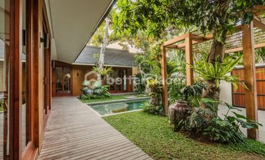 Luxury Bali Villa with Merbau Wood Finishes for Sale in Sanur