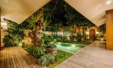 Luxury Bali Villa with Merbau Wood Finishes for Sale in Sanur