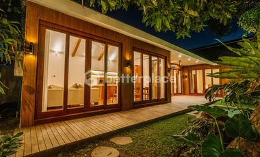 Luxury Bali Villa with Merbau Wood Finishes for Sale in Sanur