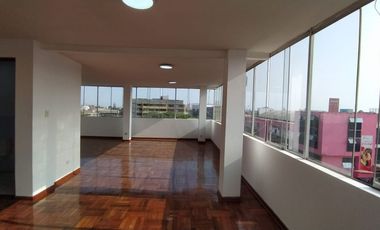 VENTA DE LOCAL COMERCIAL - SURCO
