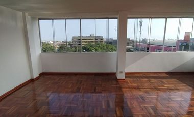 VENTA DE LOCAL COMERCIAL - SURCO