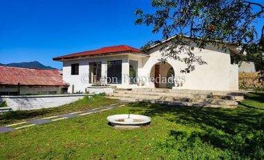 Leon Propiedades vende Gran casa en condominio, sector Los Naranjos, Curacaví.