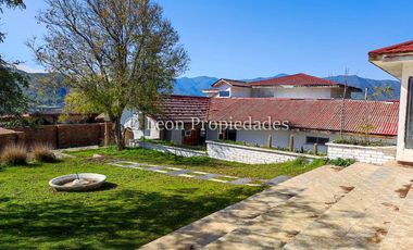 Leon Propiedades vende Gran casa en condominio, sector Los Naranjos, Curacaví.