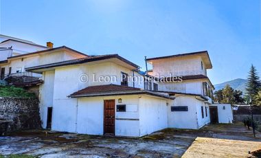 Leon Propiedades vende Gran casa en condominio, sector Los Naranjos, Curacaví.