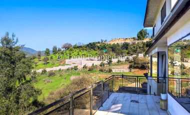 Leon Propiedades vende Gran casa en condominio, sector Los Naranjos, Curacaví.