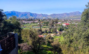Leon Propiedades vende Gran casa en condominio, sector Los Naranjos, Curacaví.
