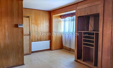 Leon Propiedades vende Gran casa en condominio, sector Los Naranjos, Curacaví.