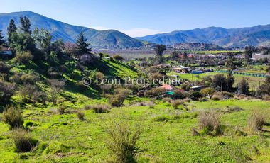 Leon Propiedades vende Gran casa en condominio, sector Los Naranjos, Curacaví.